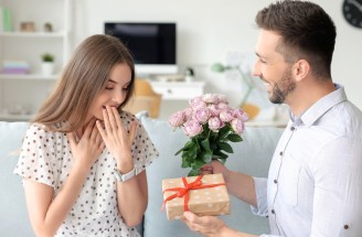 Akým valentínskym darčekom potešiť partnerku? Máme ten najlepší tip!